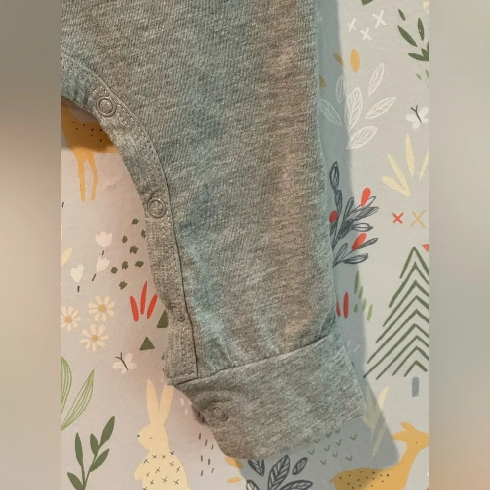 Disney Baby Mickey Mouse “It’s My Birthday” One Piece Romper Size 12 Months - Picture 5 of 9